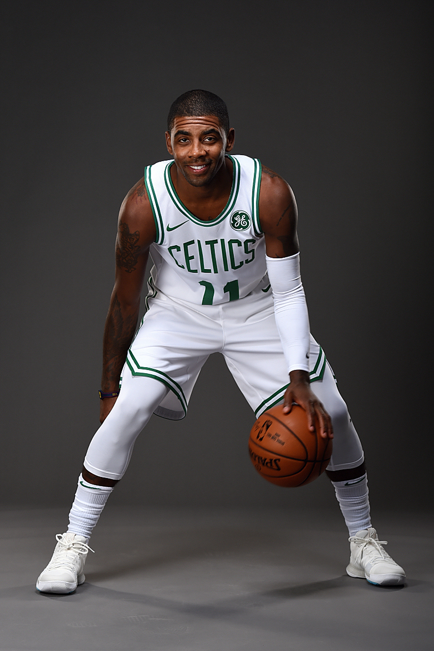 与其说他是 与其说他是