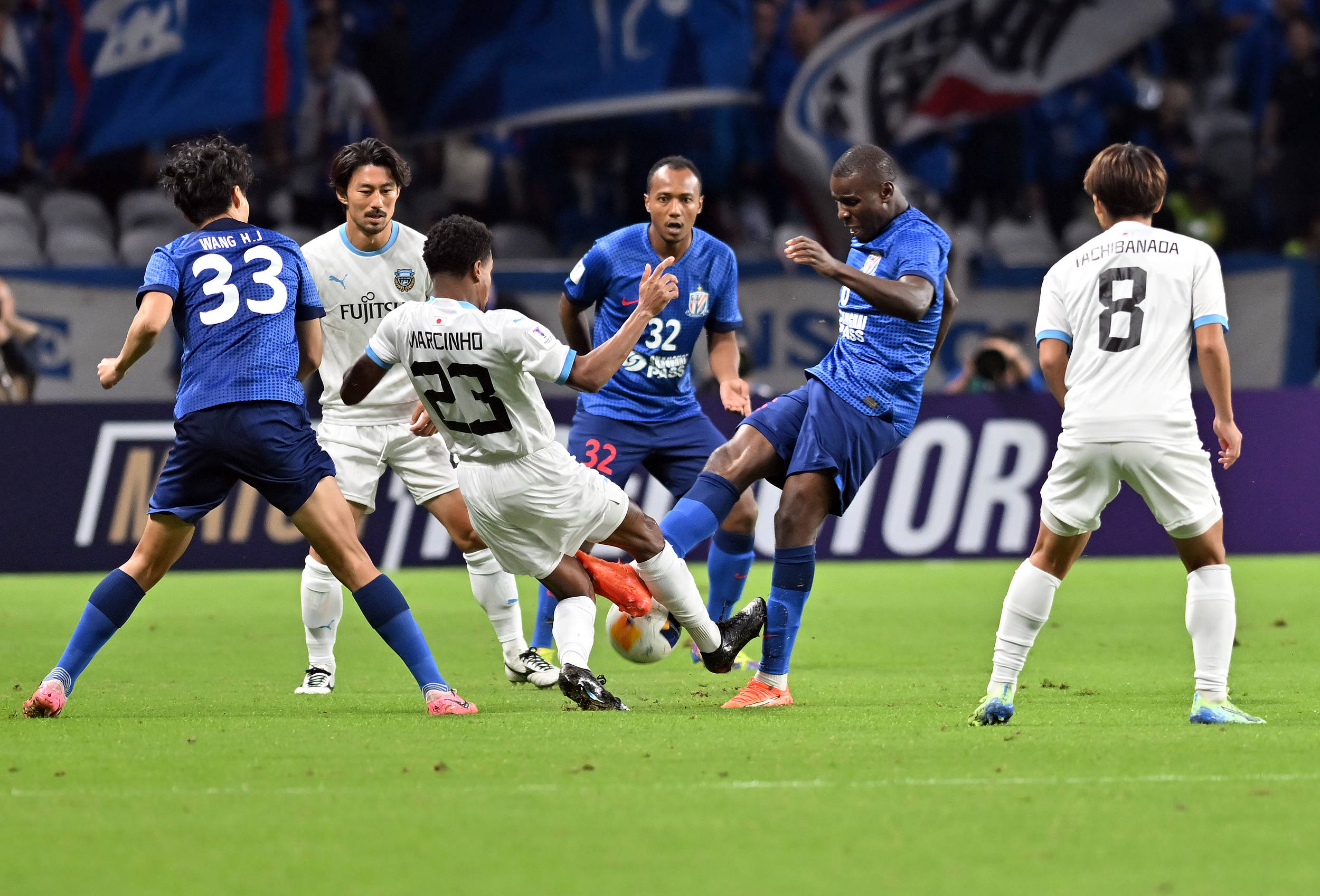 前腰与边锋 前腰与边锋